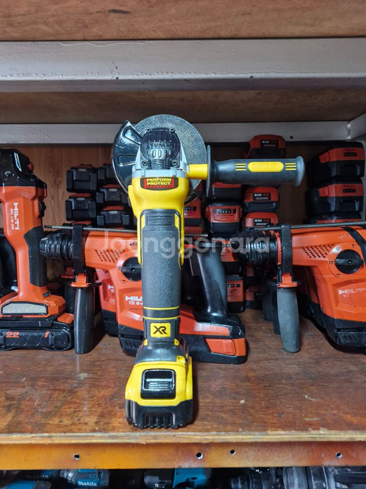 디월트충전그라인더DCG405배터리포함.최상급--4