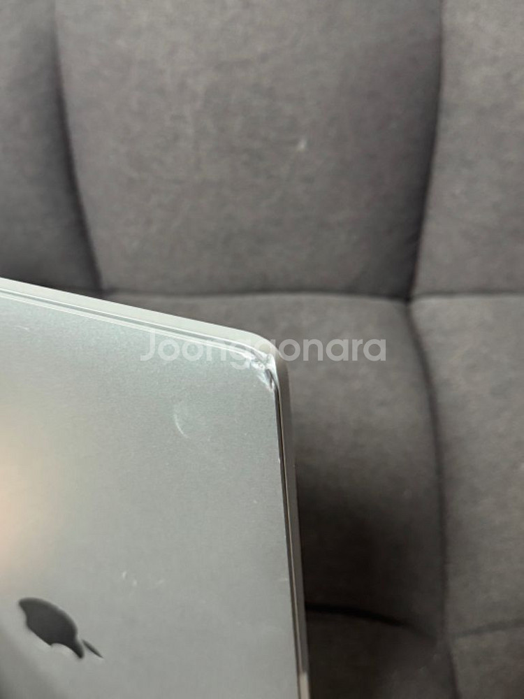 M2 맥북 프로 24/512 전투형 판매합니다--5