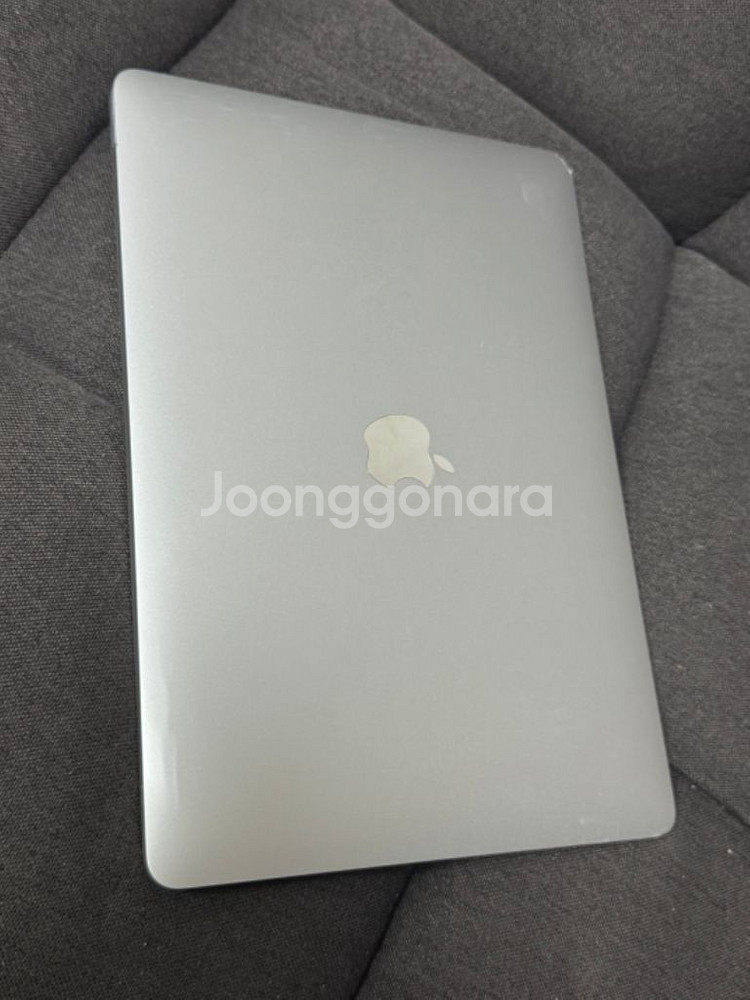 M2 맥북 프로 24/512 전투형 판매합니다--4