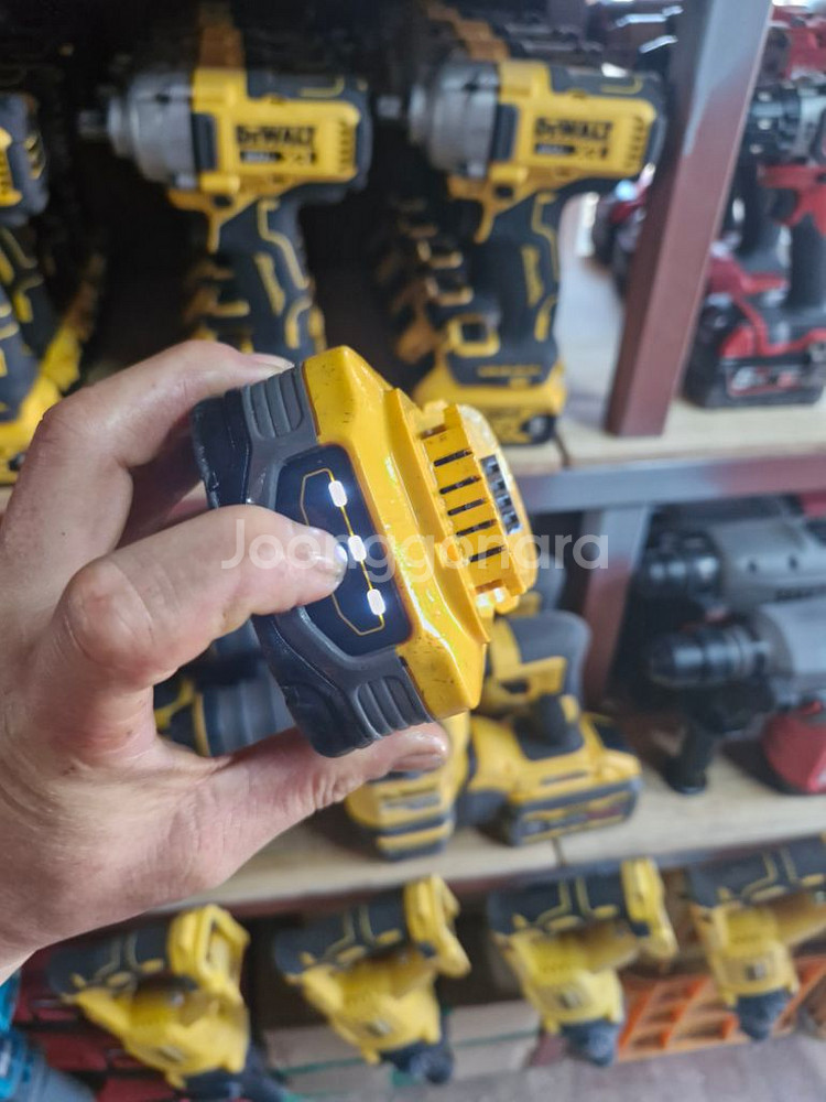 디월트파워스텍배터리 20V 5.0AH .A급--9