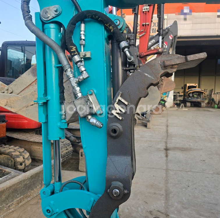 코벨코 SK17 집게장착 2021년식 중고미니굴삭기--4