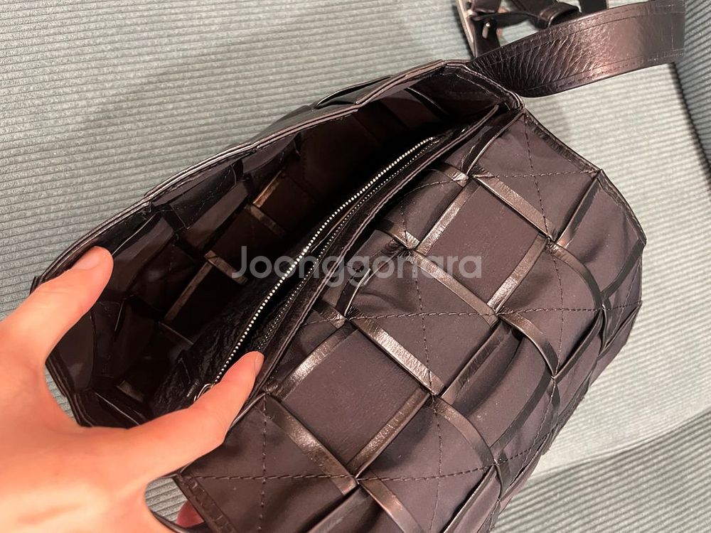 보테가베네타 카세트백 패러킷 22SS 유광--2