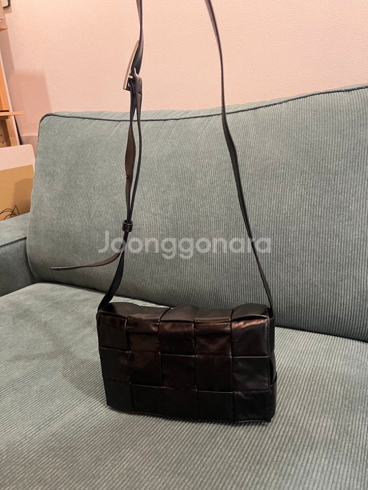 보테가베네타 카세트백 패러킷 22SS 유광--6