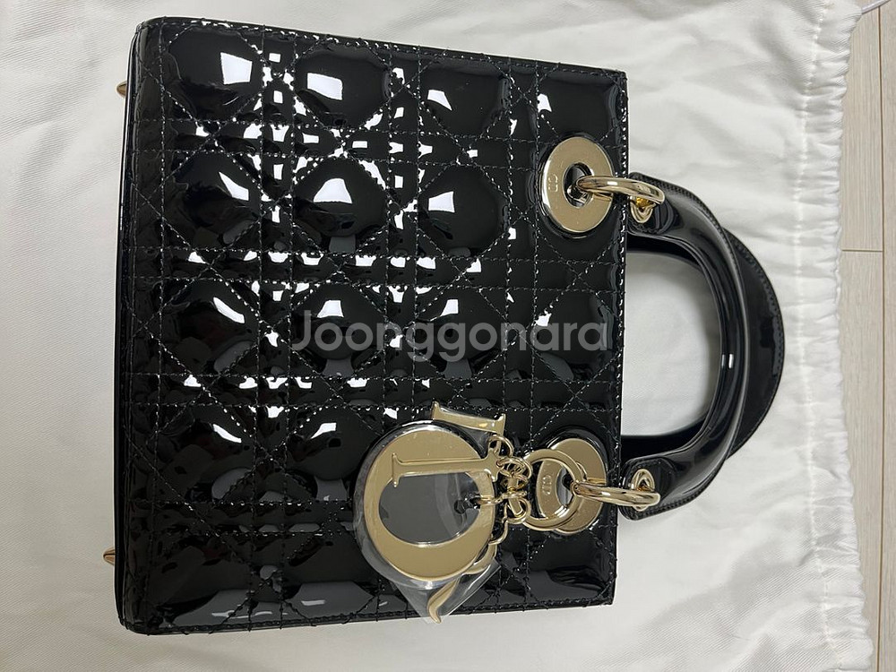 디올 레이디백 스몰 블랙 페이턴트--2