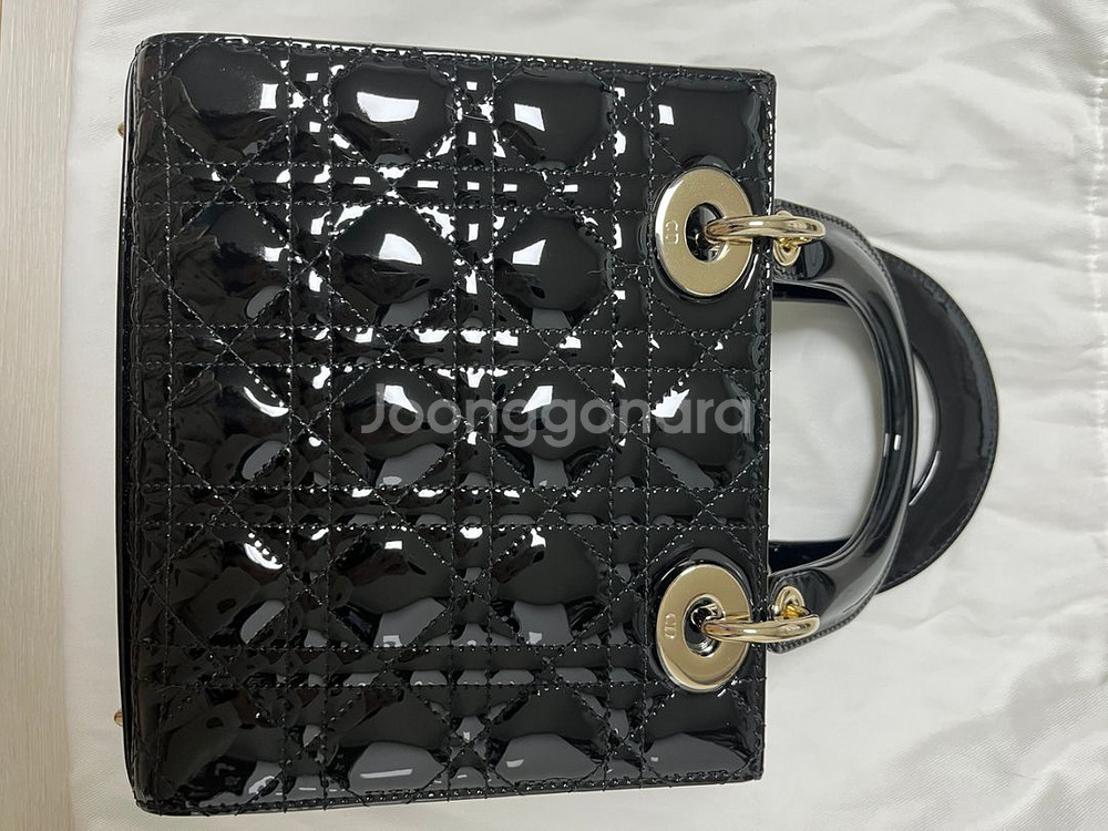 디올 레이디백 스몰 블랙 페이턴트--3