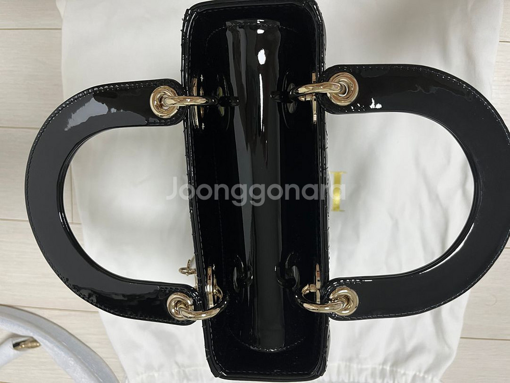 디올 레이디백 스몰 블랙 페이턴트--7