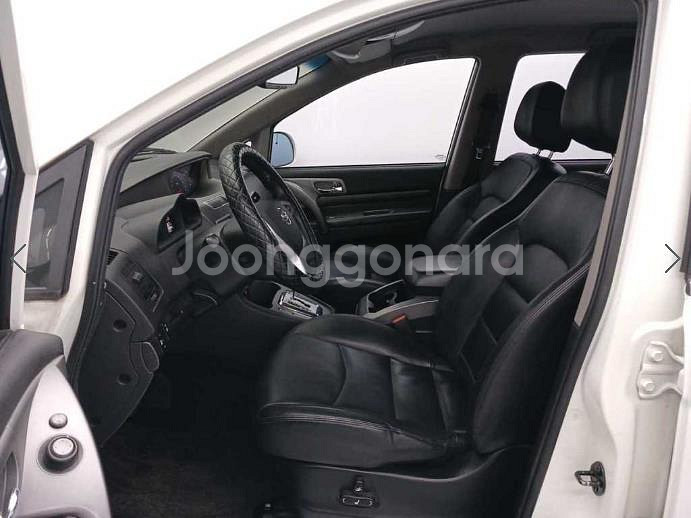 @17년식 코란도 투리스모 2.2 4WD 9인승 TX--9