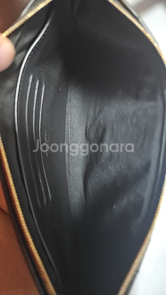 루이비통 뉴웨이브 클러치--4