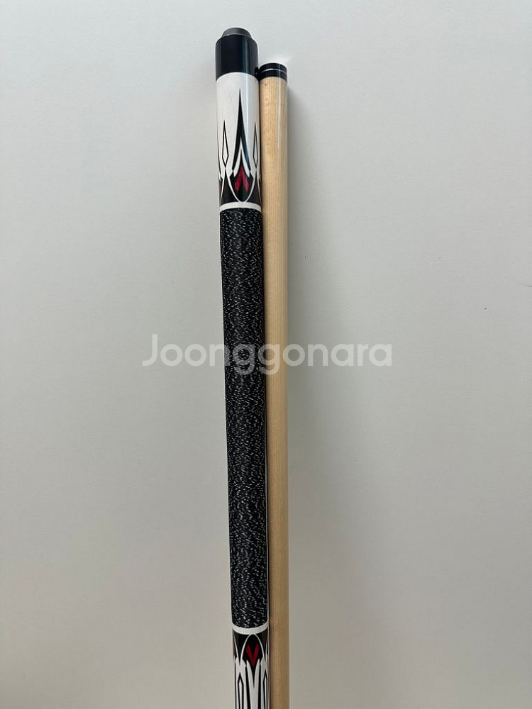 블랙에이트 당구큐대 판매합니다.--2