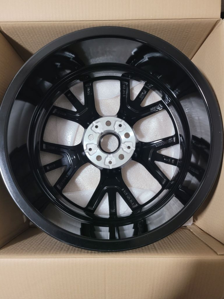 BMW G30 5시리즈 앞휠19인치 판매합니다--1