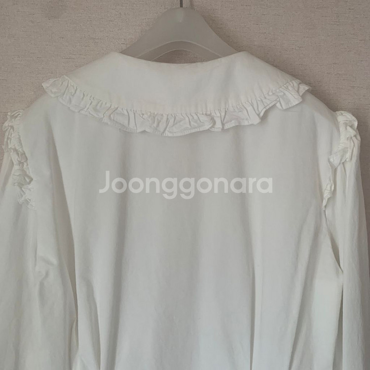 보카바카 조이 러플 트림 블라우스 화이트--8