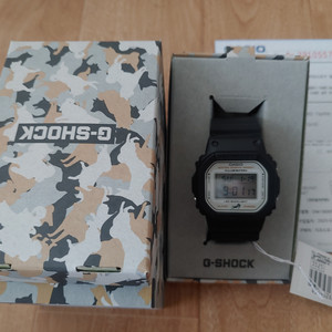 지샥 시바이누 DW-5600SHB-1DR