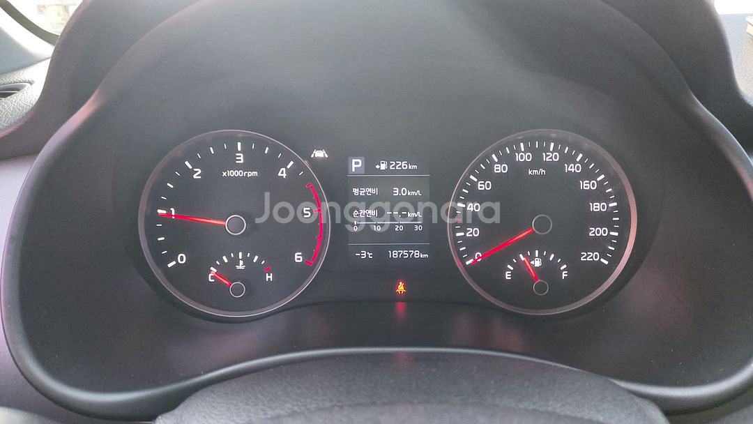 18년 기아 스토닉 1.6 디젤 디럭스 690만원--8