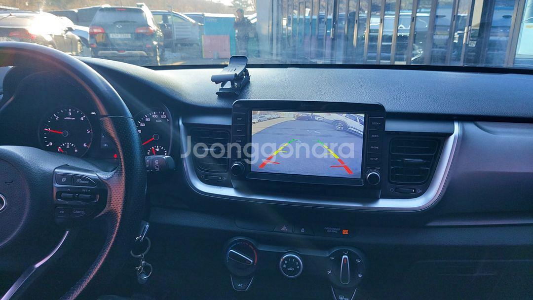18년 기아 스토닉 1.6 디젤 디럭스 690만원--9