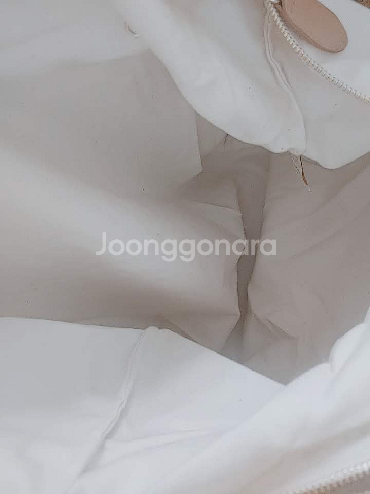 <정품> 헬렌카민스키 우븐 라피아 도트백 라지--2