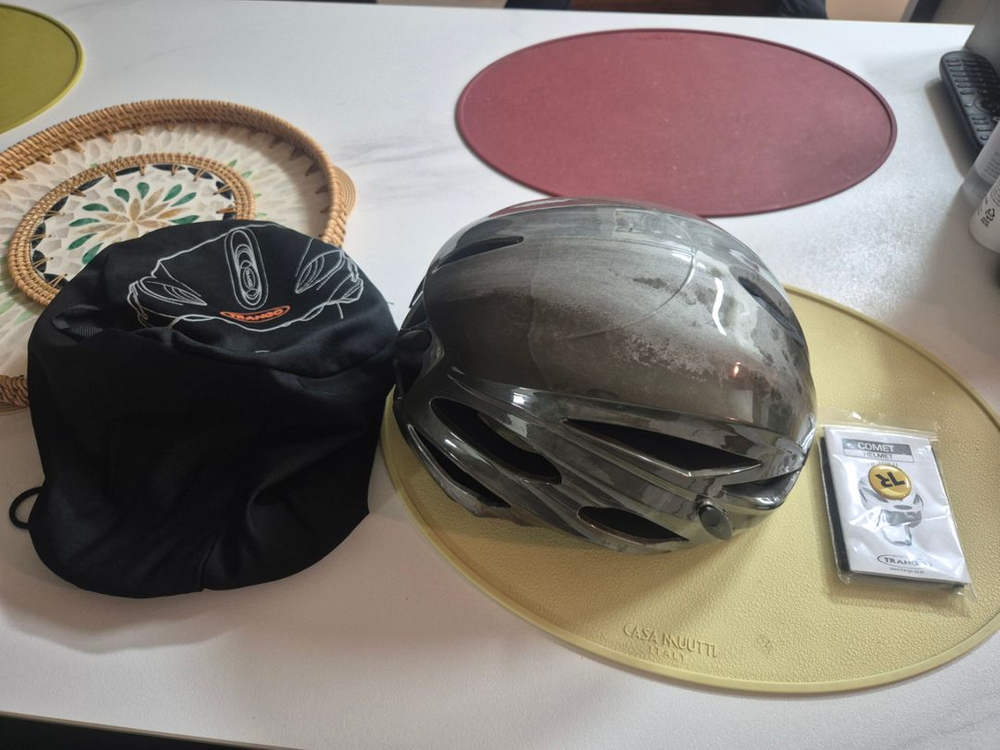 [트랑고] 카미트 암벽 헬멧_미사용 신품--1