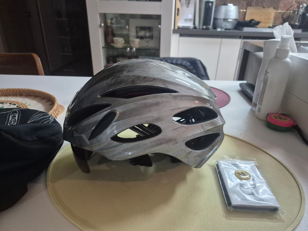 [트랑고] 카미트 암벽 헬멧_미사용 신품--2