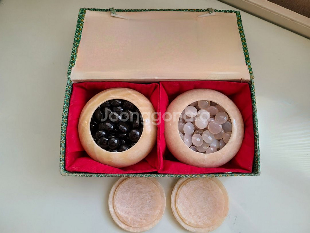 명품 천연옥돌 바둑알 & 옥통 판매합니다..(미사용)--1