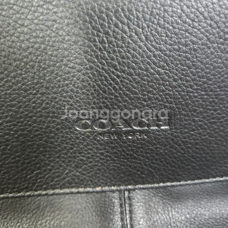 코치 남자 메신저백--1