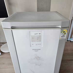 삼성 김치냉장고 130L KRS130KUXA