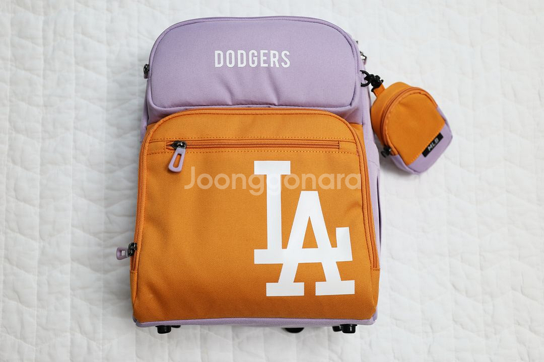 MLB 백팩 판매합니다 (새상품) 신발주머니 포함--1