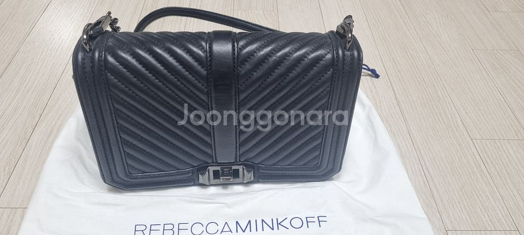 레베카 밍코프--1