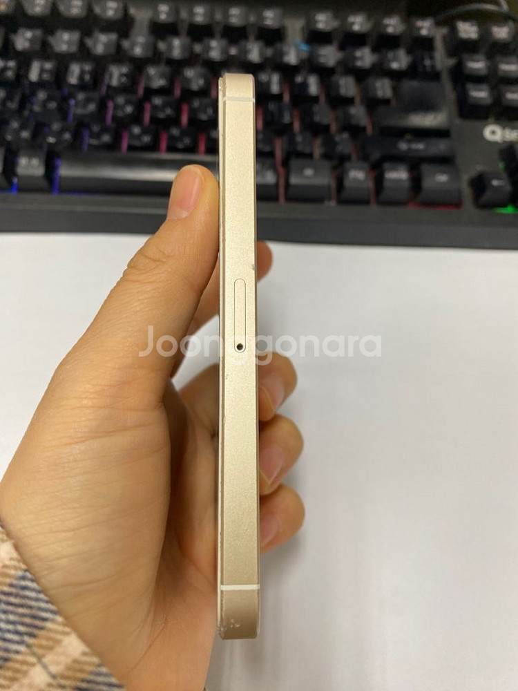 아이폰SE1 골드 액정뒷면 깨끗 64GB 배터리100%--3