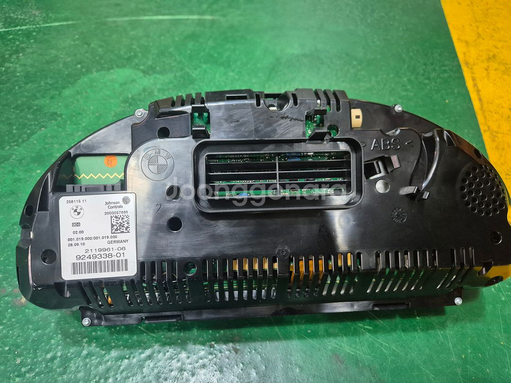 BMW F10 6WA 계기판--1