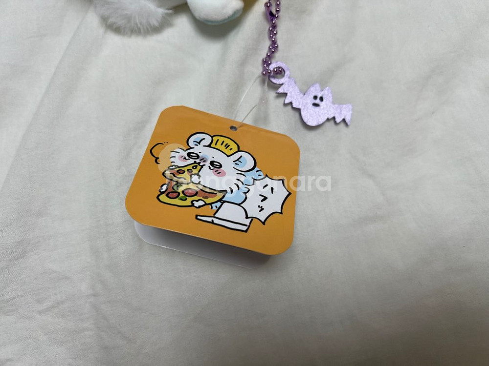 치이카와 먼작귀 할로윈 피자 모몽가 키링 판매합니다--2