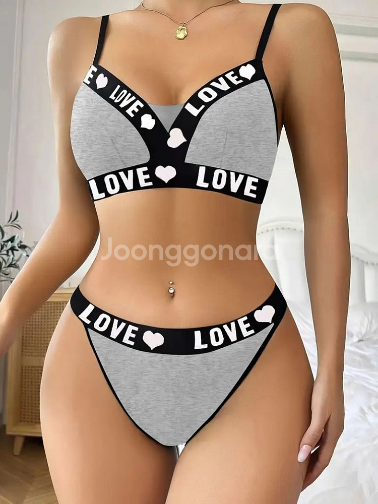 모모엠 매혹적인 레이스 푸시업 캐미 브라 & 팬티 세트--2