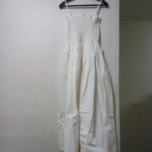 새상품) 스모킹밴드 나시 바스락 롱 원피스