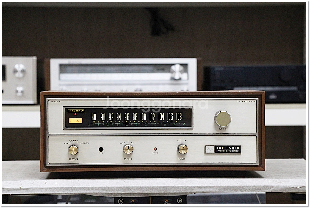 피셔(FISHER-미국) 진공관 튜너 모델 FM100C--2