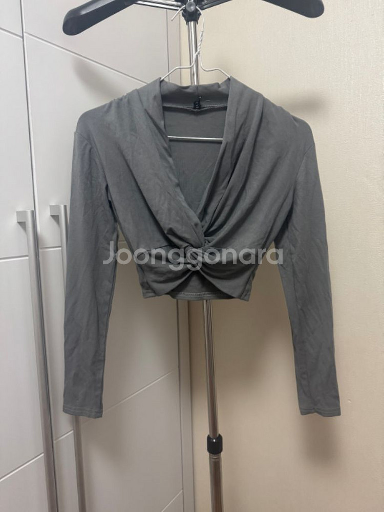 [새것]섹시 셔링꼬임크롭티free--3