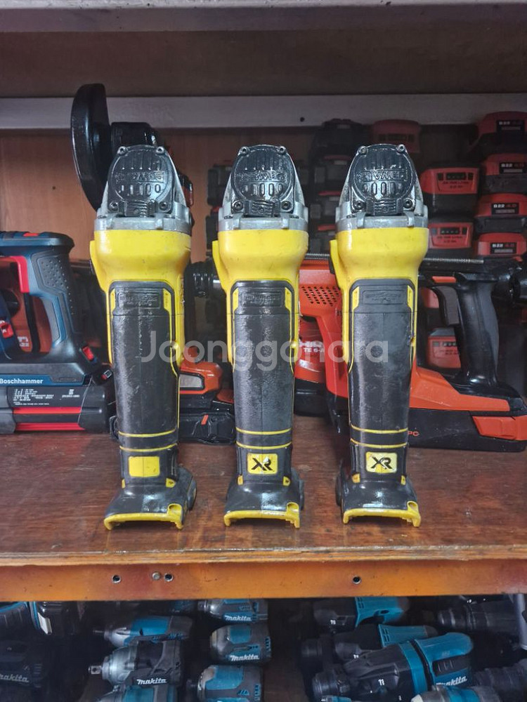 디월트충전그라인더 DCG405N 5인치 본체만 상태최상--9