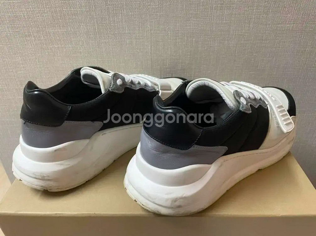 버버리 스웨이드 네오프렌 가죽 스니커즈 270--1