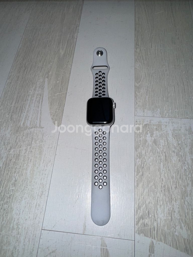 애플워치 SE 40mm 나이키에디션 실버 gps--1