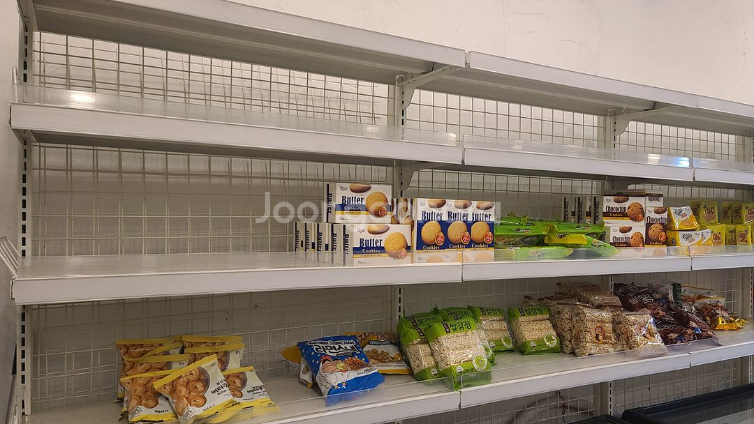 무인아이스크림점 과자 진열대--1