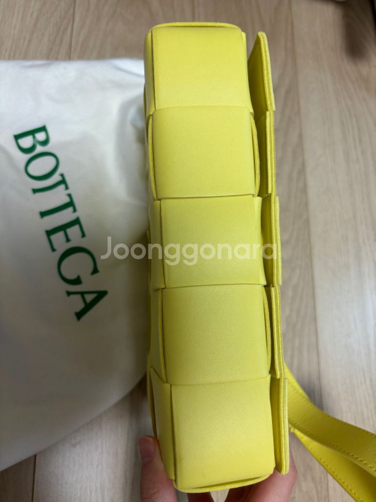 보테가베네타 카세트백 레몬(셔벗) 컬러--2