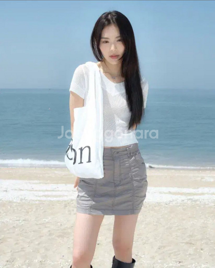 애즈온 샤이 브이넥 반팔니트 SHY V-NECK KNI--1