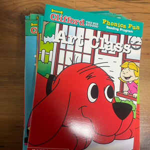 Clifford Phonics Fun Reading