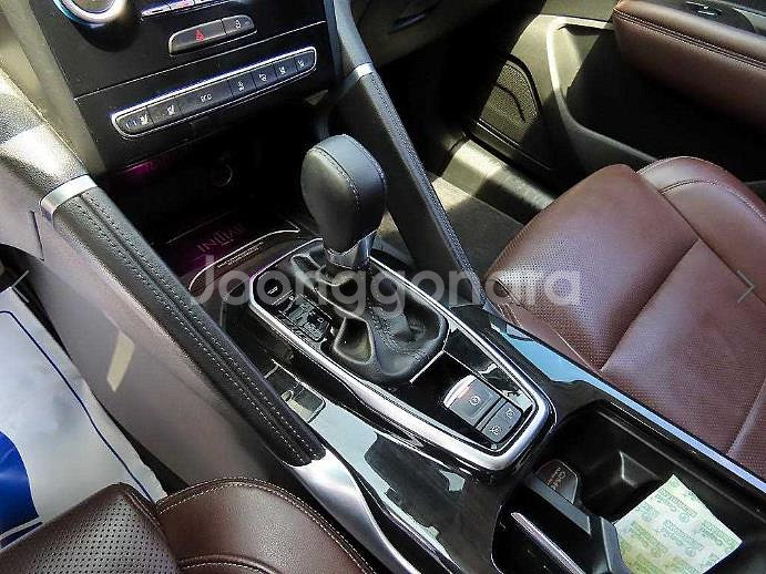 @17년식 QM6 2.0 dCi 4WD RE 시그니처--9