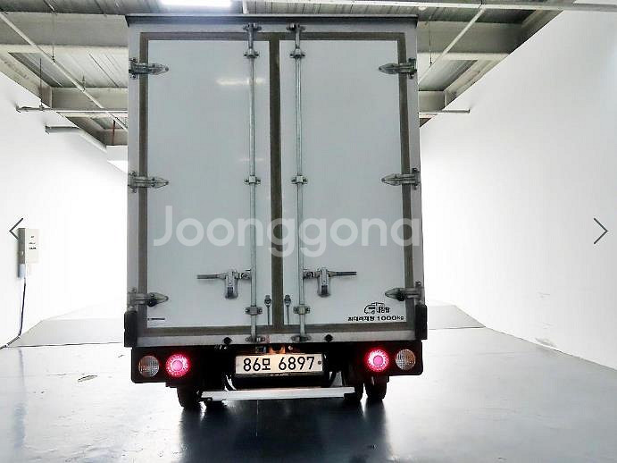 @18년식 봉고Ⅲ화물 내장탑차 1톤 킹캡 전국최저가격--2