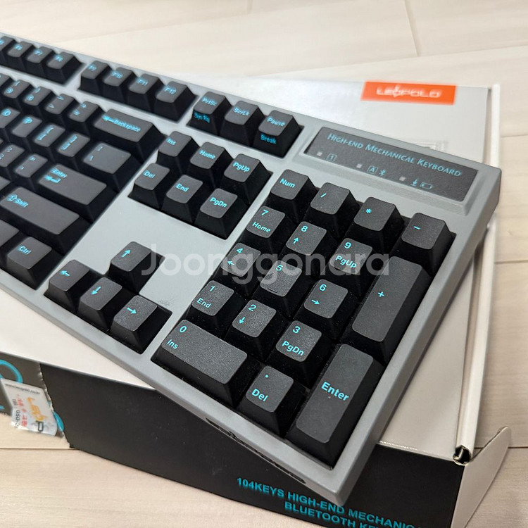 레오폴드 FC900RBT 적축 차콜블루 영문 팔아요--1