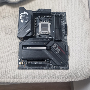 msi x670e carbon 메인보드 판매