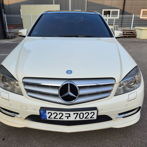 2011년식 Bentz C220 디젤 아이보리색