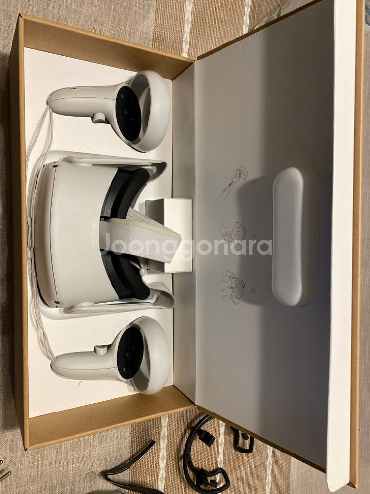 오큘러스 퀘스트 2 128GB 풀박(보호구까지)--1