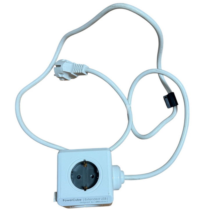 파워큐브 고용량 멀티탭 1.5m 4구 USB 콘센트--1