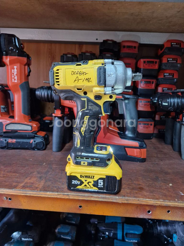 디월트충전임팩렌치DCF892 속도조절 미드토크.충전임팩--3