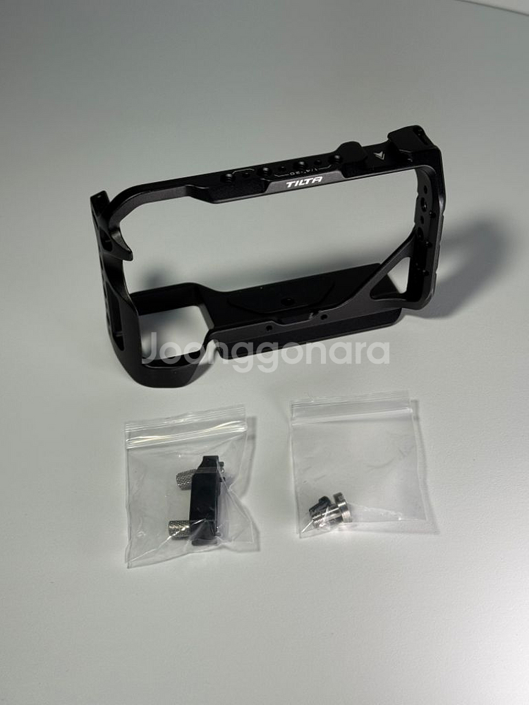 TILTA sony A7C2 풀 카메라 케이지팝니다.--1