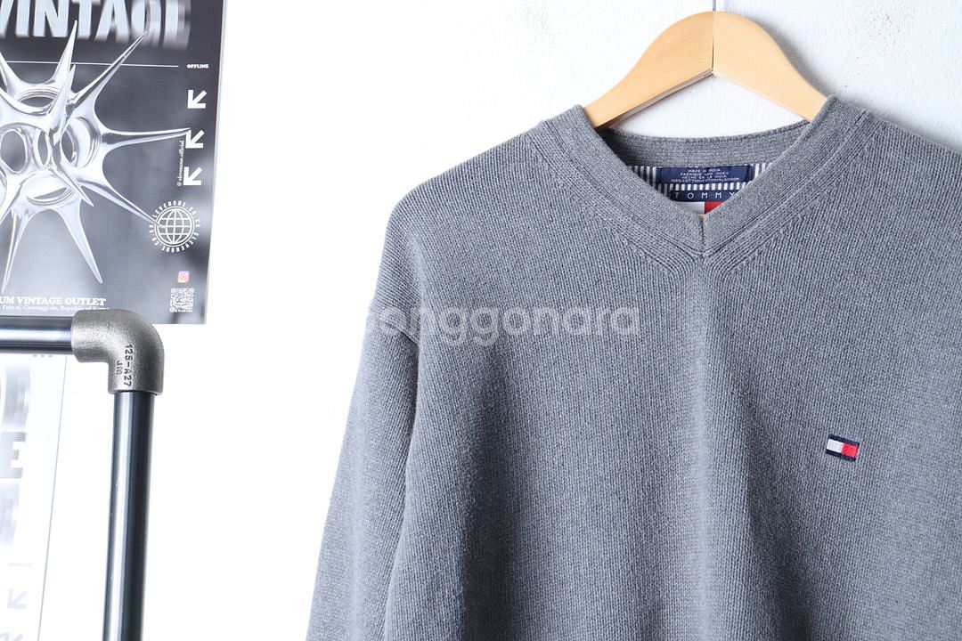 (L) 타미힐피거 니트 그레이 빅로고 기본핏--2